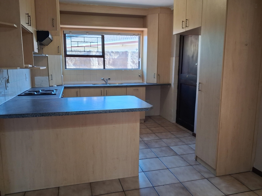 To Let 2 Bedroom Property for Rent in Jagtershof Western Cape